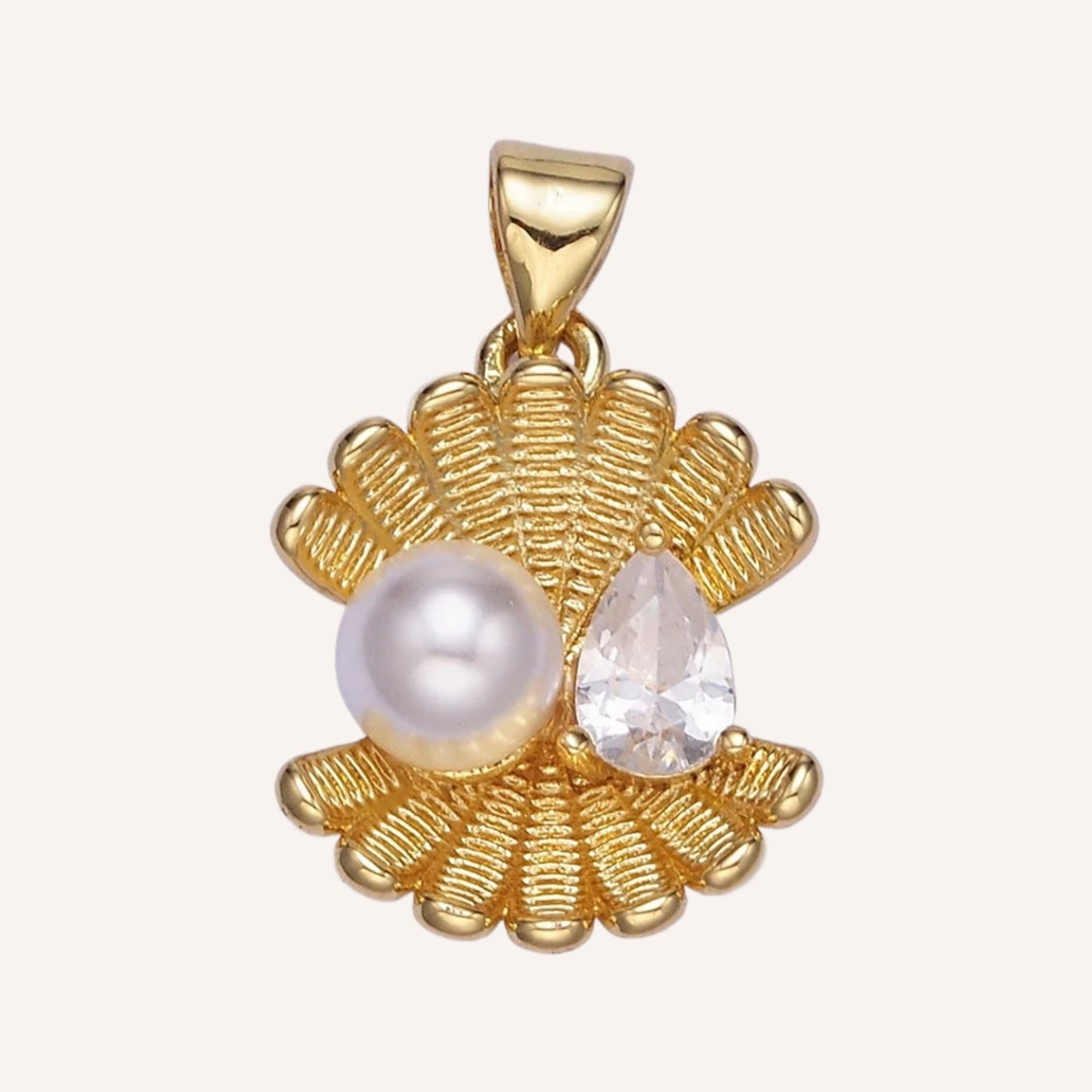 Clam Shell with Pearl